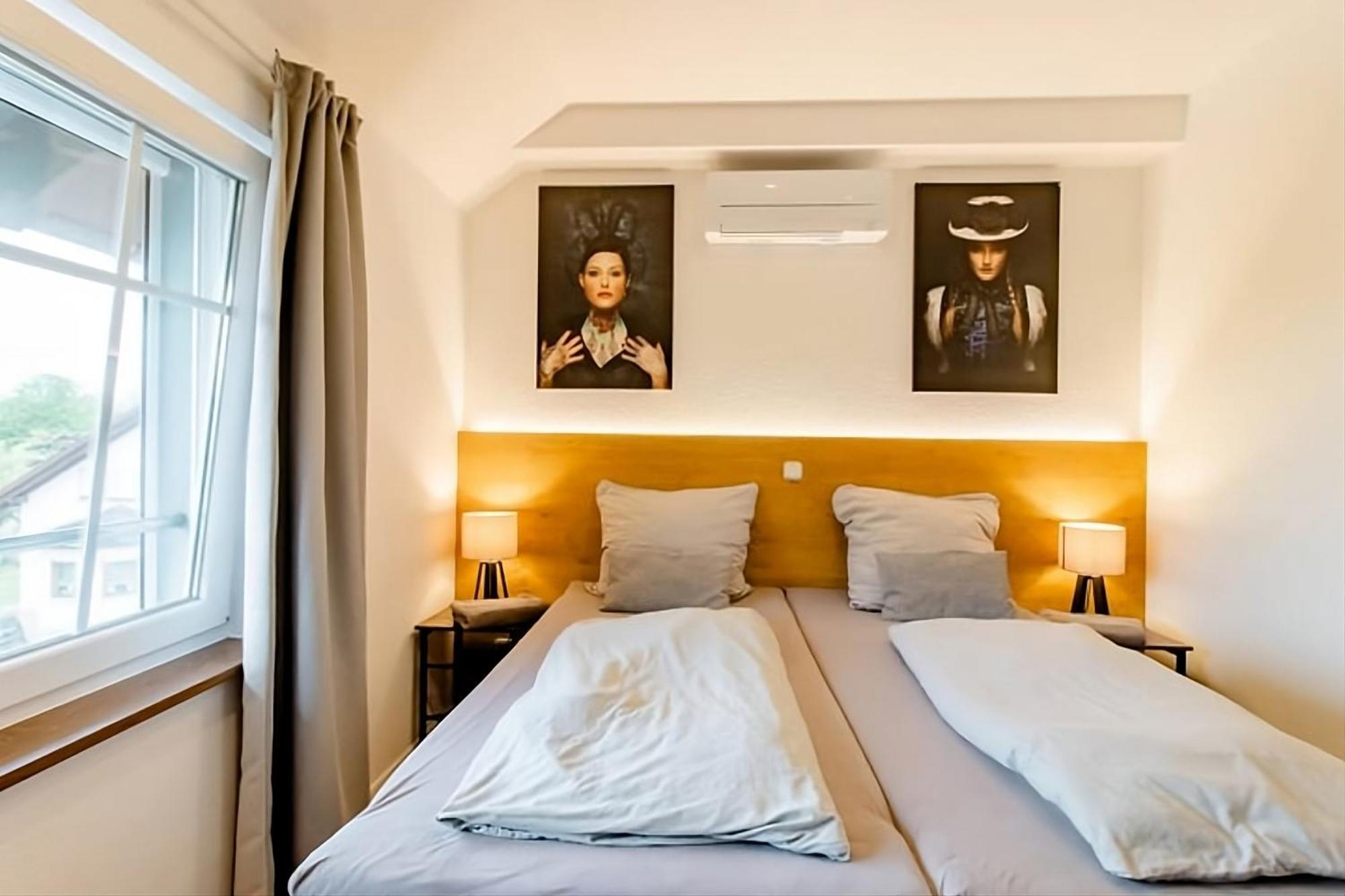 Komfortables Doppelzimmer In Kehl Goldscheuer - 1A Guesthouse Екстер'єр фото